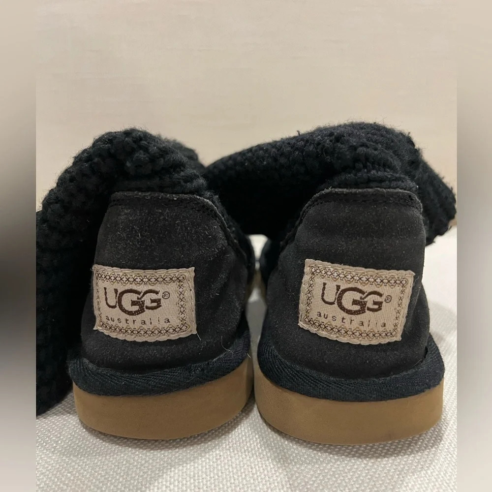 Ugg Crochet Knit Pullon Black Boots, size 6 Preowned
